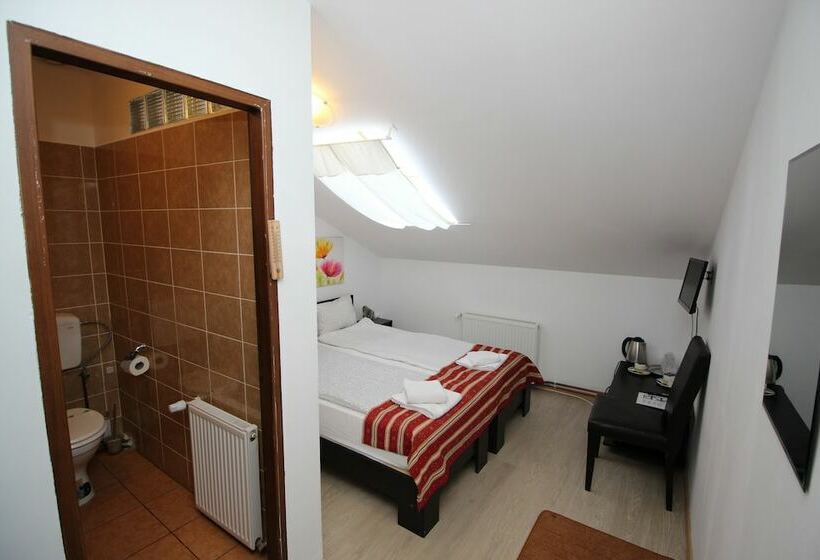 이코노미 룸, Main Square Apartments & More