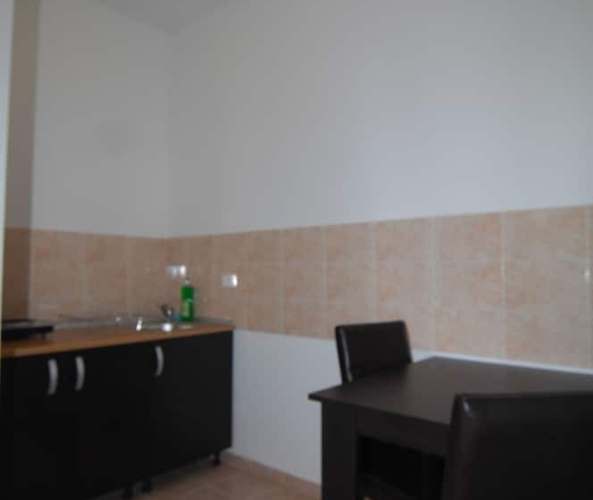 إستوديو قياسى, Main Square Apartments & More