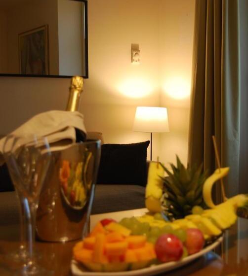 Apartamento 2 Quartos com Jardim, Ceccarini Suite