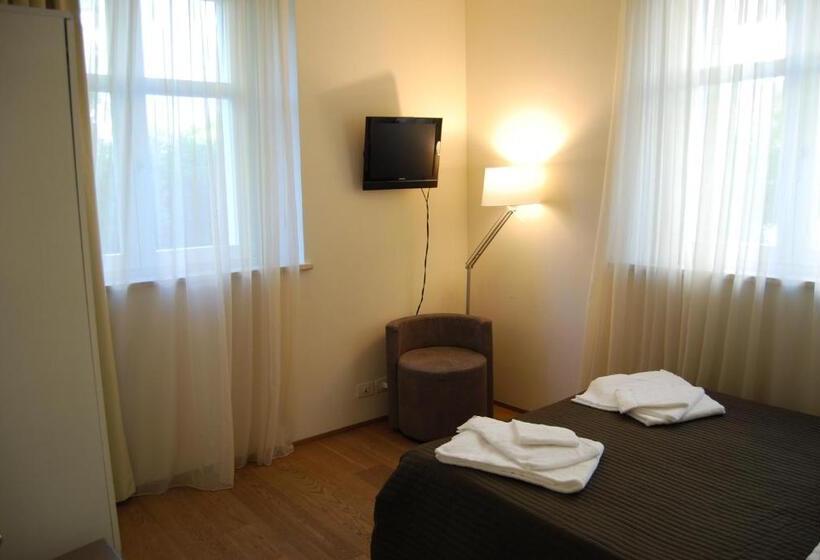 Apartamento 2 Quartos com Jardim, Ceccarini Suite