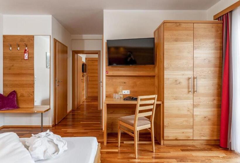 Номер Стандарт с Балконом, Felsners Hotel & Restaurant