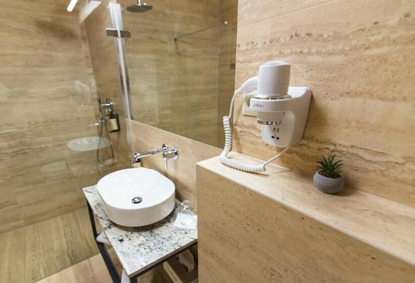 اتاق سوپریور یک تخته, Wellness Hotel Pivovar Monopol