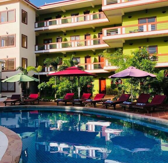 بنجلو ديلوكس, The Moon Kampot Boutique