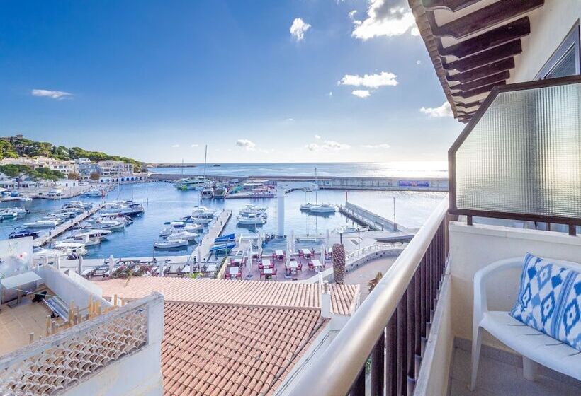 Номер Стандарт Боковой Вид на Море, Hostal Port Corona