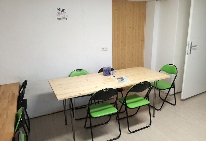 Кровать в Общей Комнате, Hostel Bad Goisern