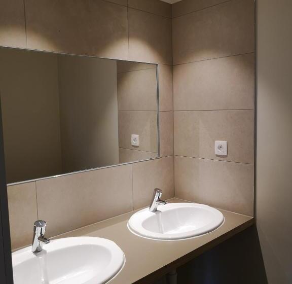 Семейный Номер Совместный Санузел, Auberge De Jeunesse De Bouillon