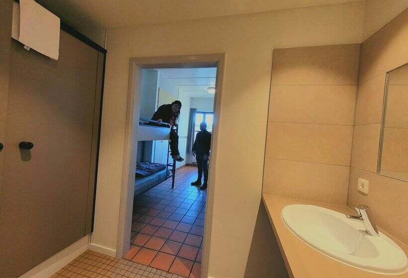 חדר סטנדרט לארבעה, Auberge De Jeunesse De Bouillon