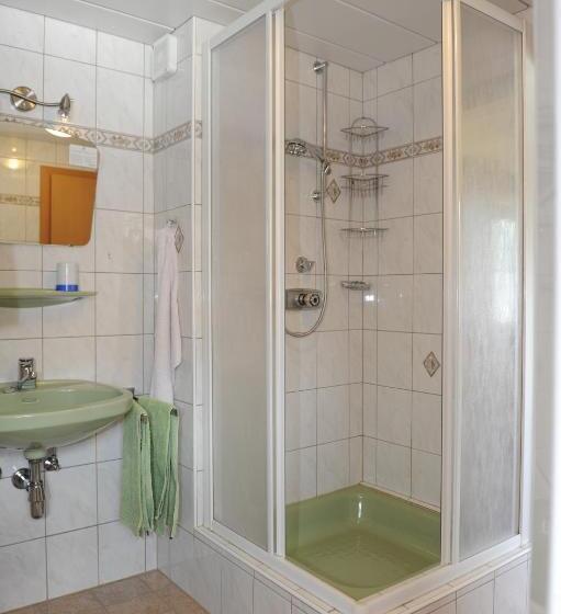 Familjerum, Haus Dorfer