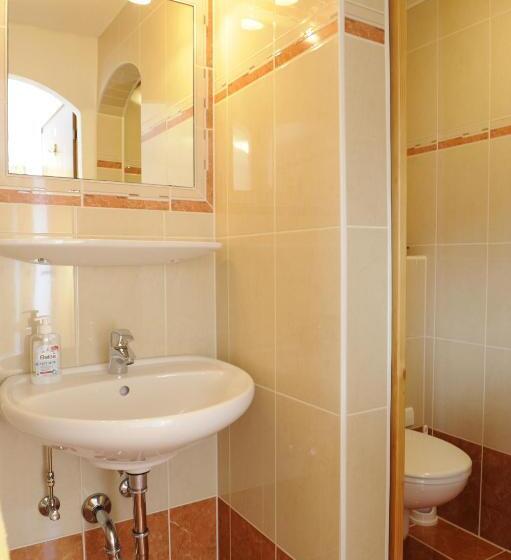 Quarto Estandar Individual, Haus Dorfer