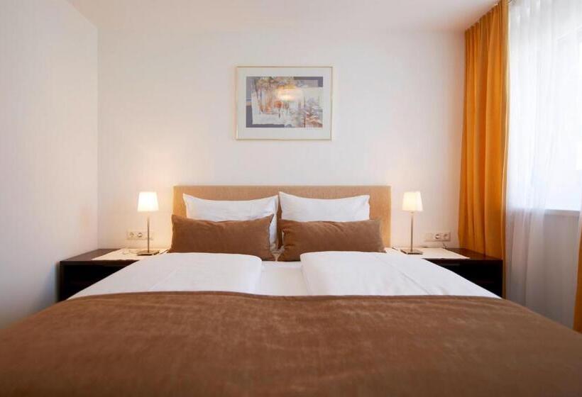 سوئیت با بالکن, Garni Tannleger B&b