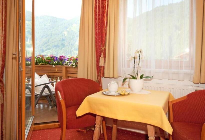Comfort room with balcony, Gletscherblick
