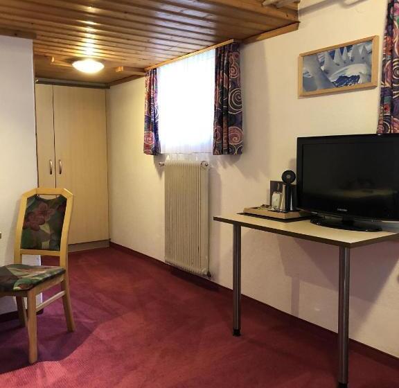 اتاق اکونومی یک تخته, Idhof