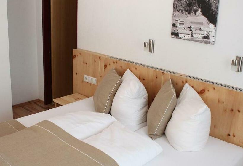 Номер Стандарт, Berghotel Gasthof Gstrein