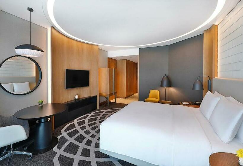 Номер Стандарт Кровать Кинг Адаптированный для Инвалидов, Doubletree By Hilton Dubai  Business Bay
