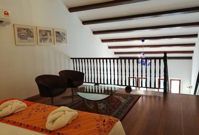Suite, Heeren Straits