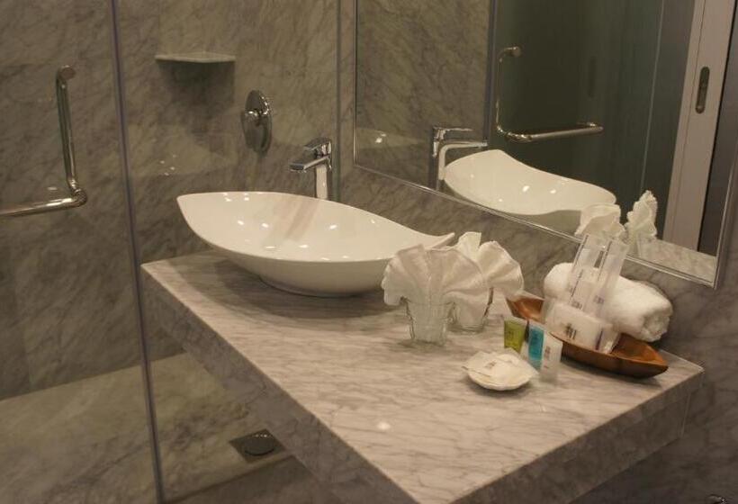 Chambre Supérieure, Heeren Straits