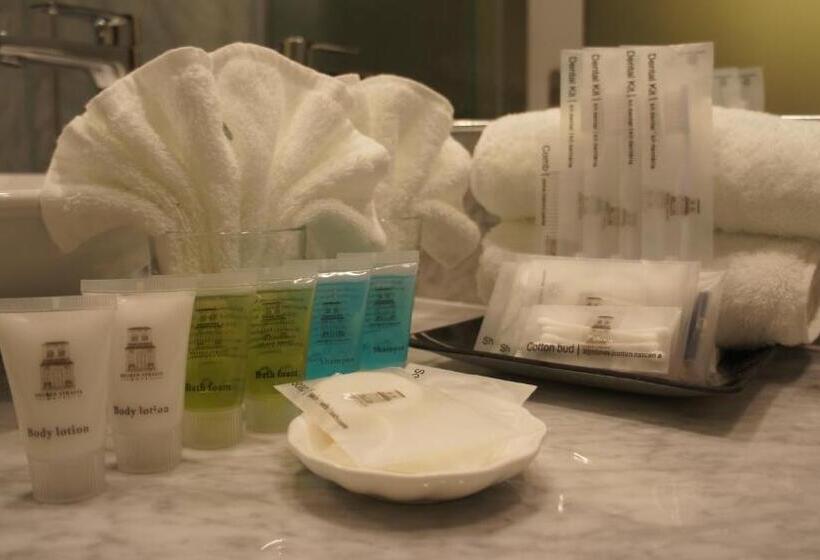 Deluxe-huone, Heeren Straits