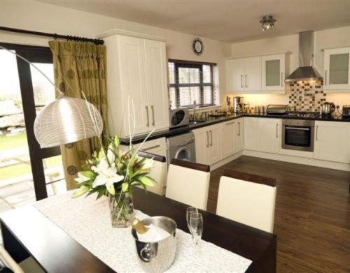 2 Bedroom Apartment, Kenmare Bay Hotel Lodges