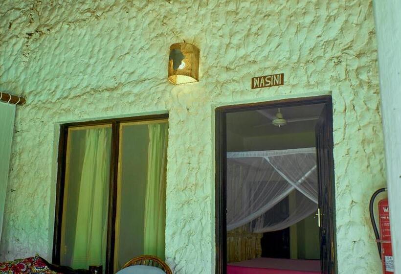 Standard Room King Size Bed, Mvuvi Lodge