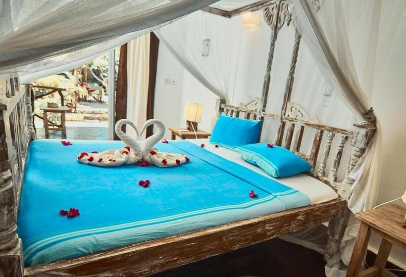 Standard Room Pool View, Mvuvi Lodge