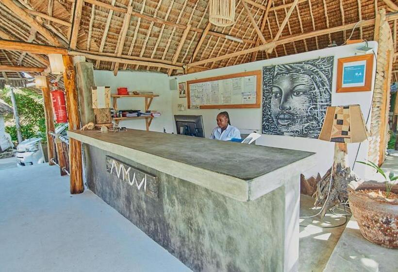 Standard Triple Room Pool View, Mvuvi Lodge