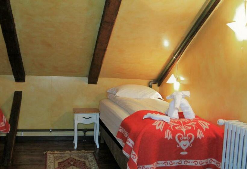 اتاق لوکس, Tindastoll