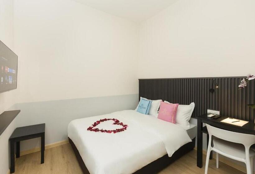 Номер Deluxe, Luma Senawang