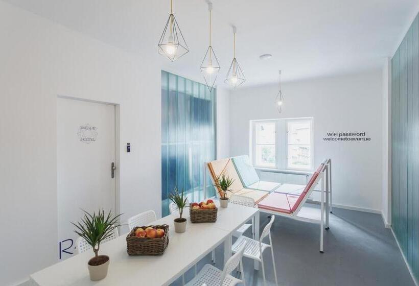 四人标准间, Avenue Hostel