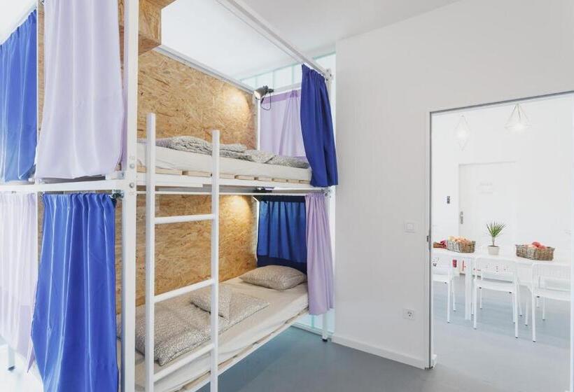 공동 객실, Avenue Hostel
