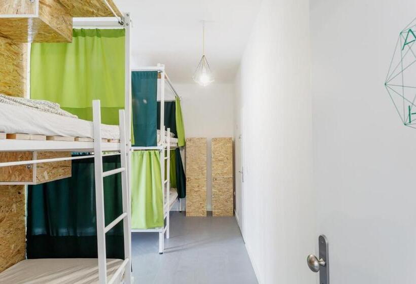 공동 객실, Avenue Hostel