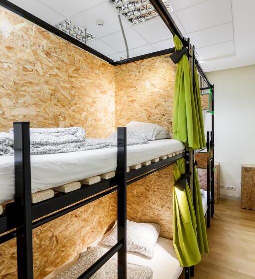 四人标准间, Avenue Hostel