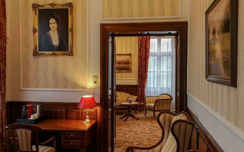 Люкс с гидромассажем, Kastélyhotel Sasvár Resort