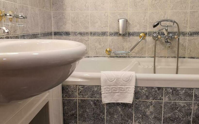 غرفة قياسية, Kastélyhotel Sasvár Resort