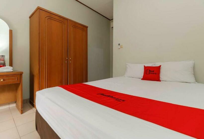 Номер Стандарт, Reddoorz Plus @ Karet Pedurenan 3