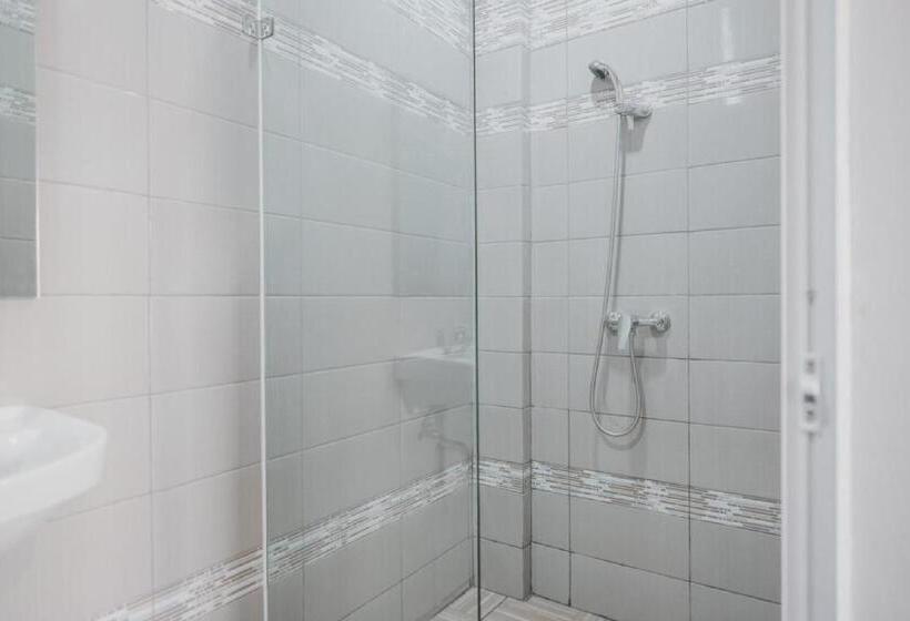 Номер Economy, Reddoorz Plus @ Karet Pedurenan 3
