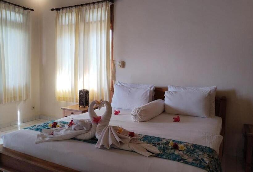 Бунгало Deluxe, New Starlight Hotel Lovina