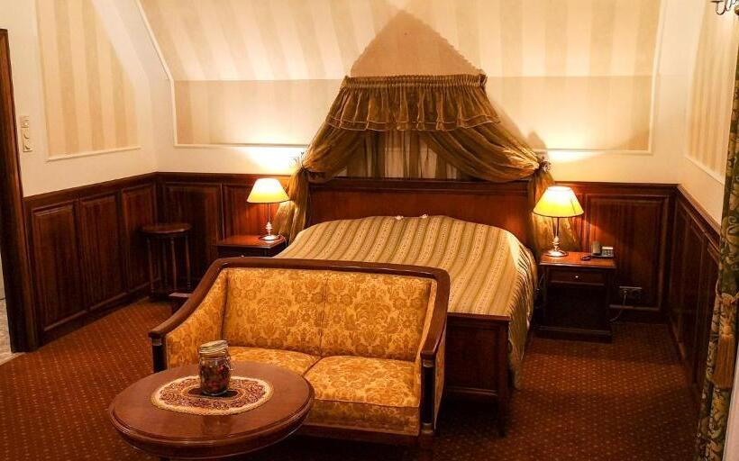 Люкс с гидромассажем, Kastélyhotel Sasvár Resort