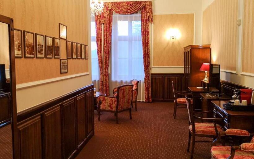 Люкс с гидромассажем, Kastélyhotel Sasvár Resort