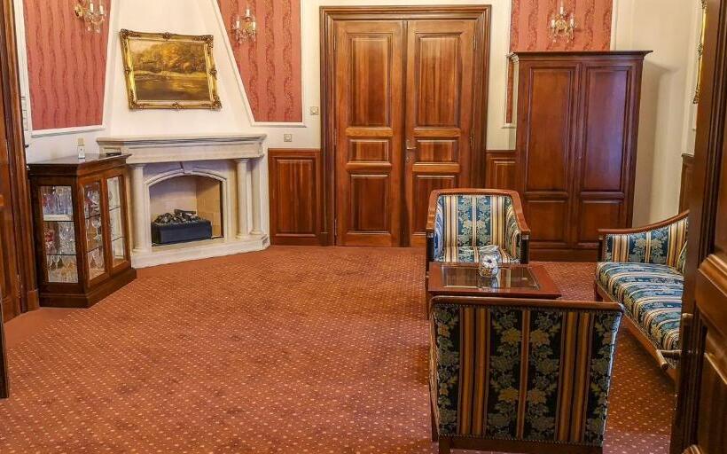 جناح رئاسى, Kastélyhotel Sasvár Resort