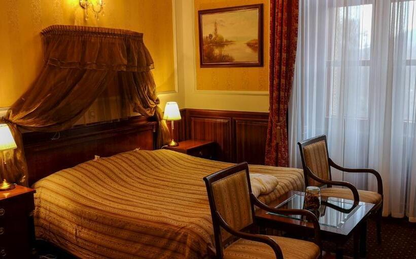 غرفة قياسية, Kastélyhotel Sasvár Resort