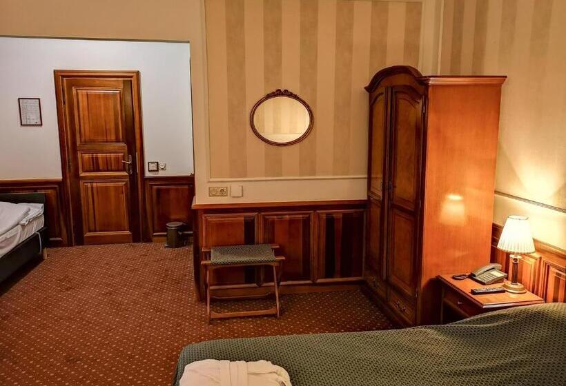 Номер Deluxe, Kastélyhotel Sasvár Resort