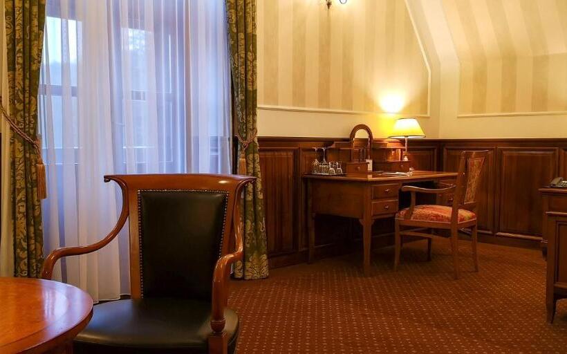 Люкс с гидромассажем, Kastélyhotel Sasvár Resort