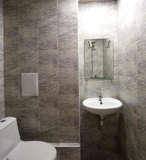 اتاق استاندارد با سرویس بهداشتی مشترک, Family Hotel Amor