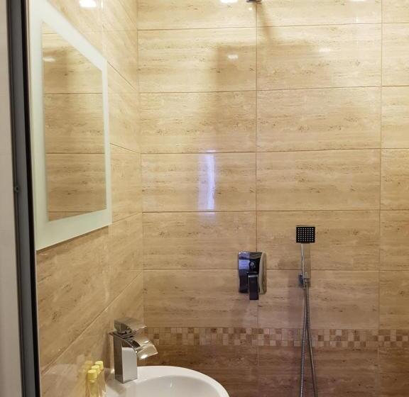 غرفة قياسية ثلاثية مزودة بشرفة, Family Hotel Alfa Vita