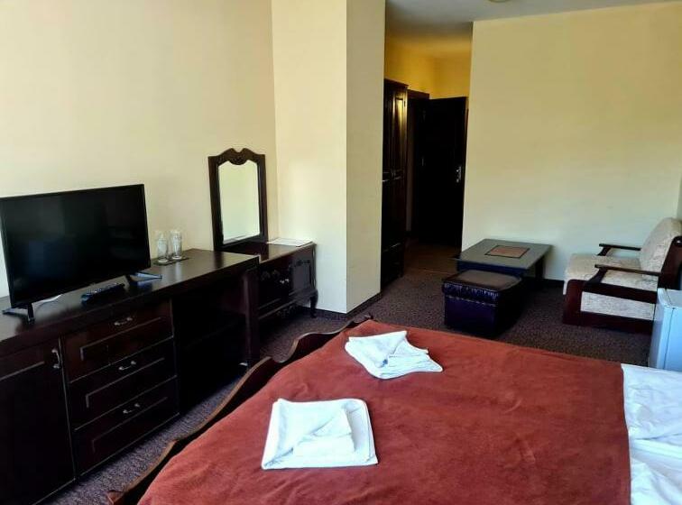 Номер Стандарт с Балконом, Family Hotel Bela