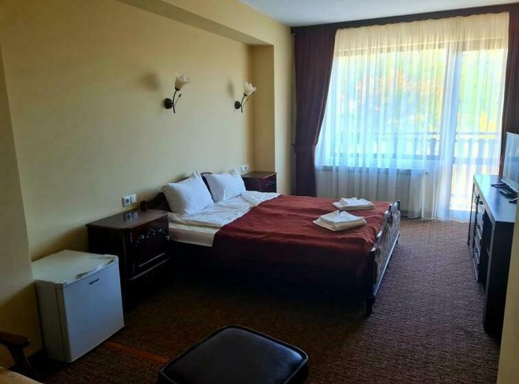 Quarto Estandar com Sacada, Family Hotel Bela