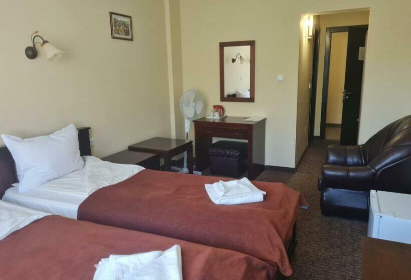 Quarto Estandar, Family Hotel Bela