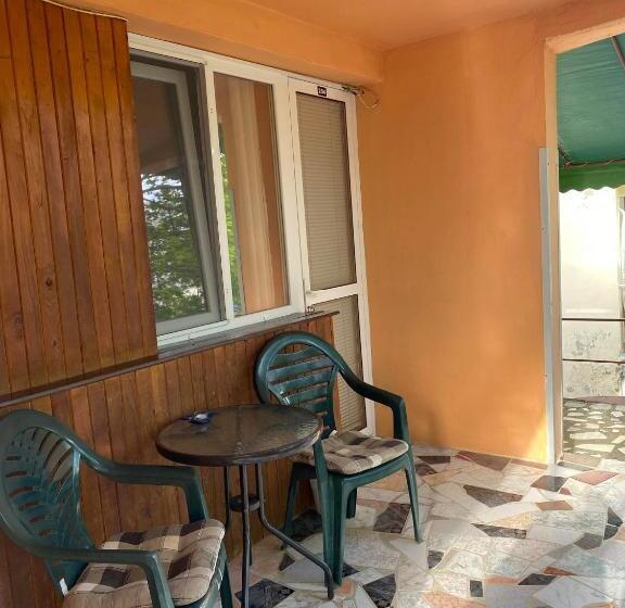 Номер Стандарт с Балконом, Family Hotel Julian