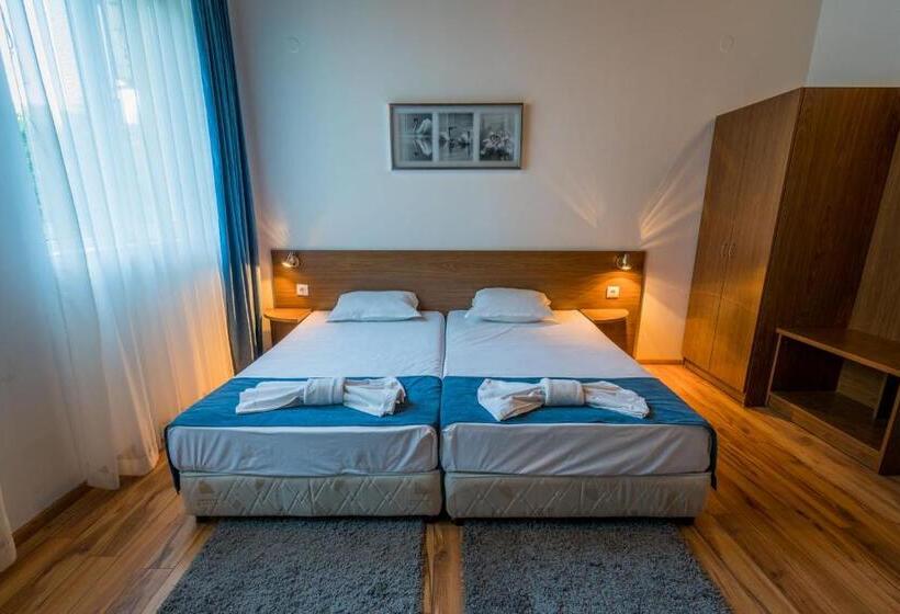 스위트, Family Park Hotel Kyoshkove