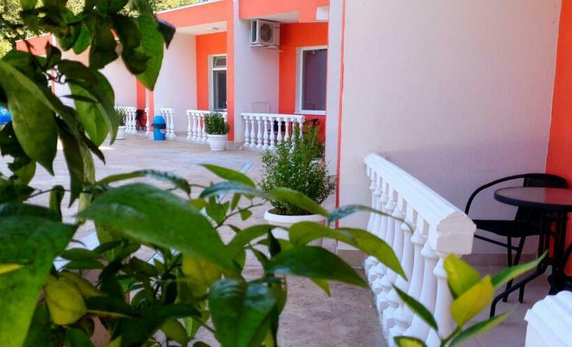 Трехместный Номер Стандарт Вид на Бассейн, Afrodita Dimitrovgrad Bg